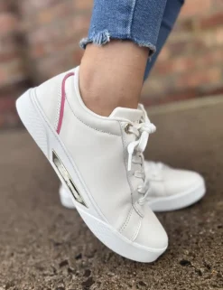 Chic Court Sneaker