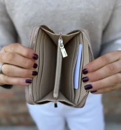 Giully SLG Medium Zip Around