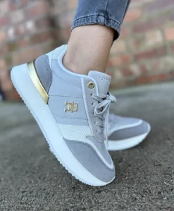 TH Fashion Runner