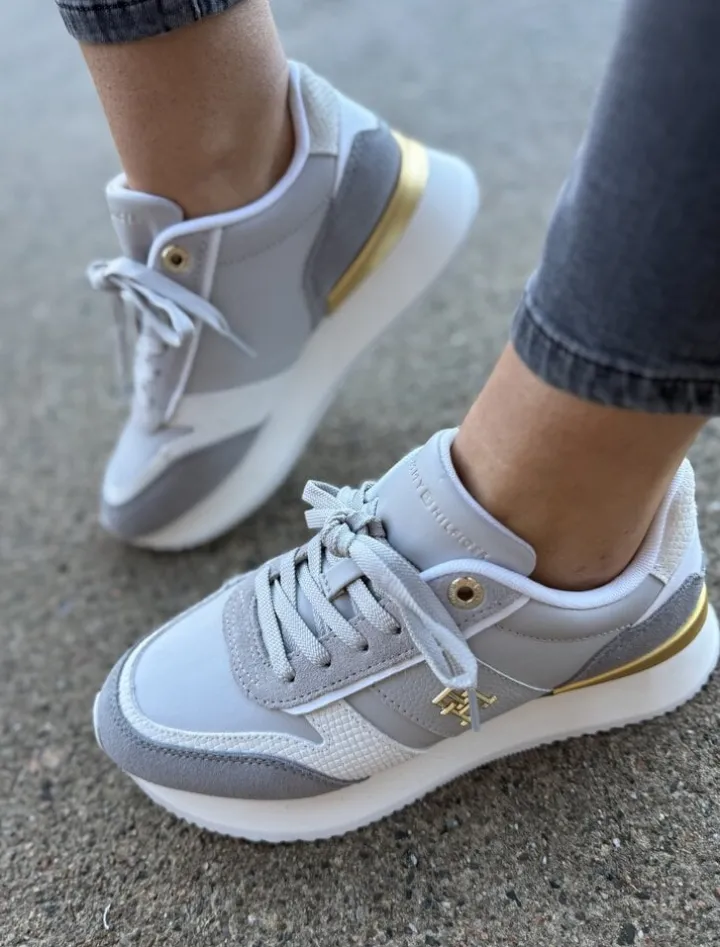 TH Fashion Runner