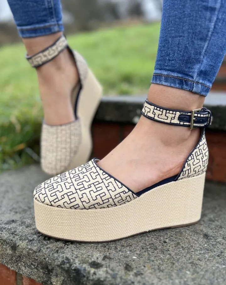 TH Mono Rafia Flatform