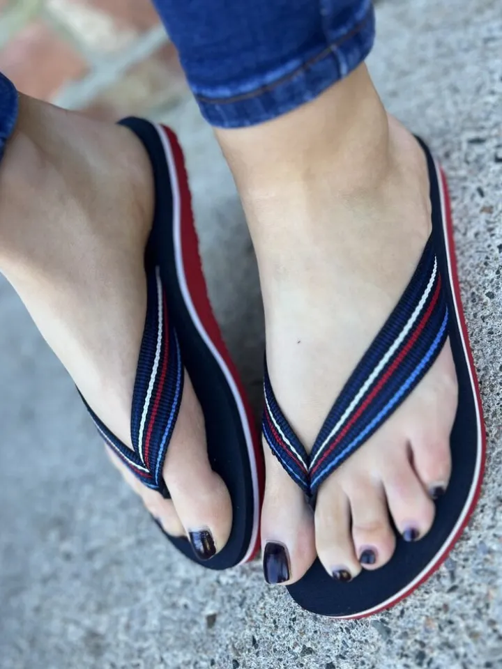 TH Stripes Beach Sandal